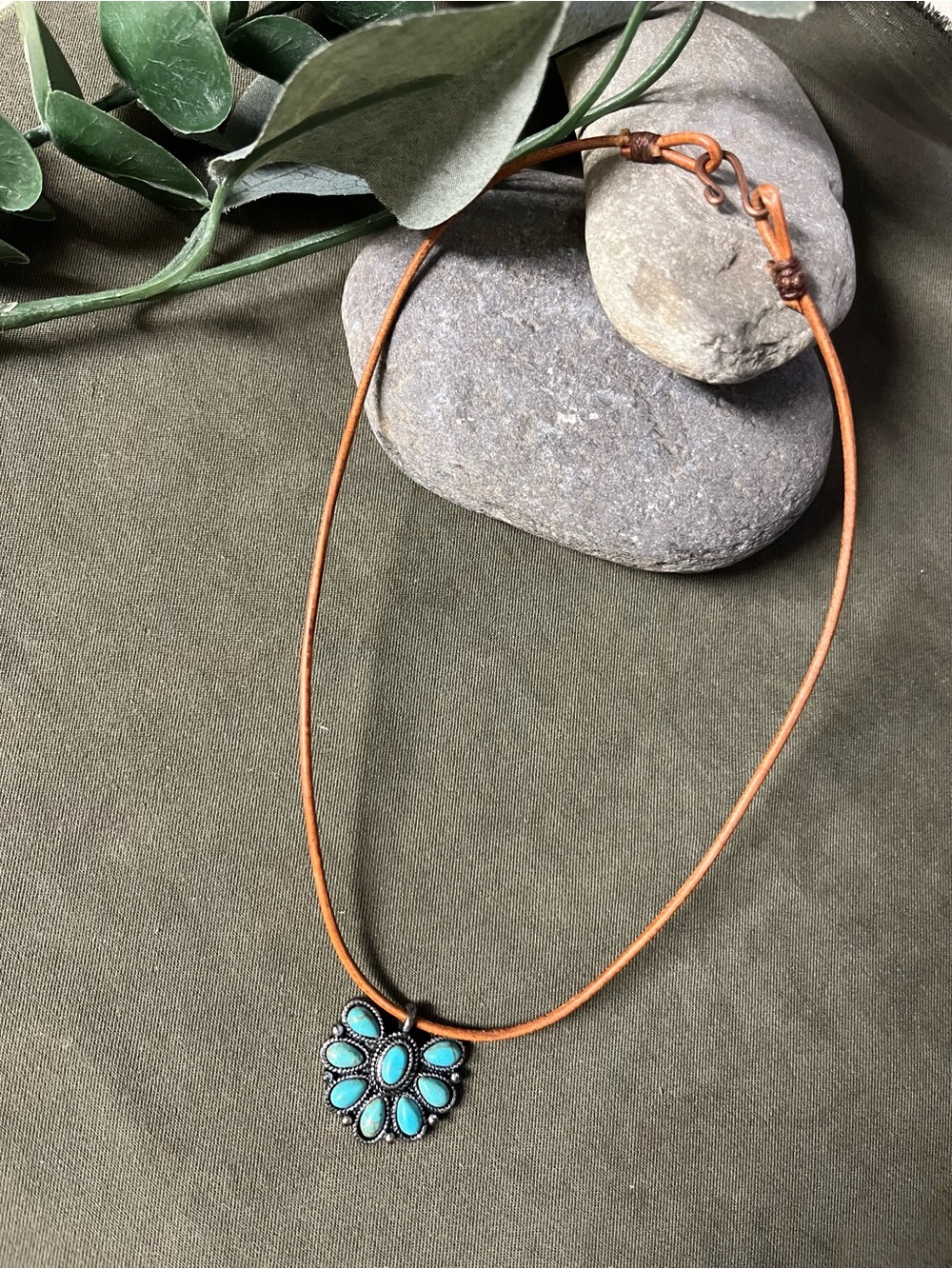 Turquoise Petal Pendant short Necklace on leather cord